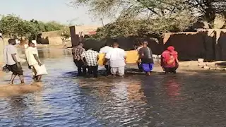 فيضانات النيل الأبيض في السودان تهدد آلاف السكان 