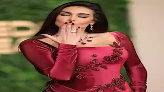 ياسمين صبري تنشر صورا من حفل افتتاح مهرجان البحر الأحمر والجمهور يغازلها 