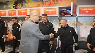 قبل دقائق من انطلاق المباراة.. المحافظ يؤازر منتخب القليوبية في نهائي كأس المحافظات 