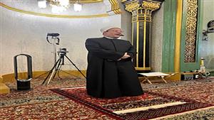المفتي يؤمُّ المصلين في صلاة الجمعة بأقدم مساجد سنغافورة