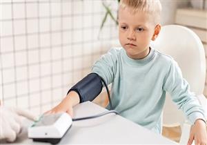  طبيب يحذر: ارتفاع الضغط يهدد طفلِك بمضاعفات خطرة