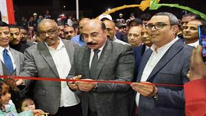 بتخفيضات 30 %.. محافظ أسوان يفتتح معرض "أهلًا رمضان" بحديقة الشجرة