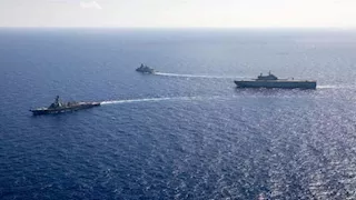 أمبري: انفجار في ناقلة نفط قبالة سواحل اليمن وعمليات إنقاذ جارية