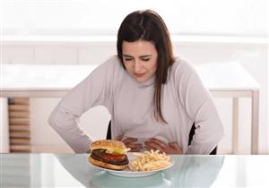 تسبب ألم البطن- 8 عادات خاطئة تجنبها بعد الأكل في رمضان