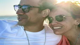 ببدلة كلاسيكية علا رشدي وزوجها في مهرجان الجونة لليوم الثاني 