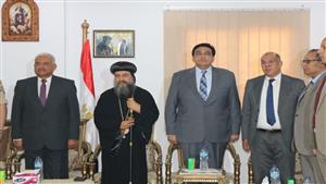 بالصور.. صقر والدح يقدمان التهنئة لأقباط السويس