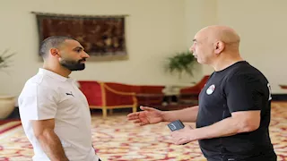 " رمز الإصرار والقوة".. حسام حسن يدعم صلاح بعد أزمته مع سلوت