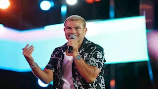 عمرو دياب يكشف عن بوستر ألبومه الجديد "ابتدينا"