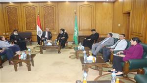 بالصور- محافظ القليوبية يستقبل وفدا كنسيا لتقديم التهنئة بعيد الأضحى