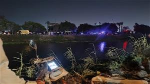 انتشال جثة والبحث عن 2 مفقودين في سقوط ميكروباص بترعة المريوطية