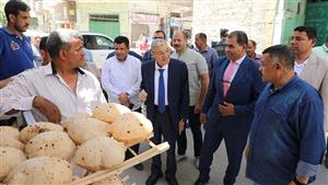  في ثاني أيام زيادة سعر الرغيف.. محافظ المنيا يتفقد عددًا من المخابز- صور