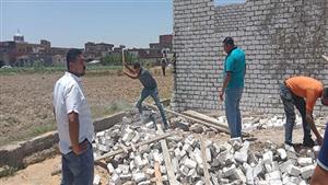 إزالة 9 حالات تعٍد خلال يومين.. الإسكندرية تتصدى للبناء المخالف في العيد- صور