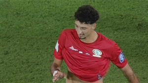 "صدمة لجماهير الأهلي"  وسام أبو علي يخرج مصاباً من مباراة فلسطين ولبنان