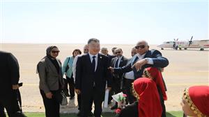 بالصور.. وفد الرابطة الصينية للتبادل الزراعي يصل الوادى الجديد