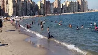 منها عدم التبول في البحر.. 5 آداب في رحلة "المصيف" ينصح بها أمين الفتوى