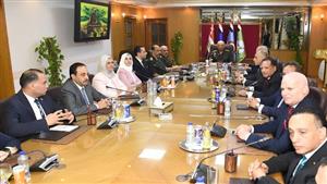 وزير الدفاع يلتقي وفد من أعضاء لجنة الدفاع والأمن القومي بمجلس النواب