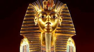 موعد نقل القناع الذهبي لتوت عنخ آمون إلى المتحف المصري الكبير  