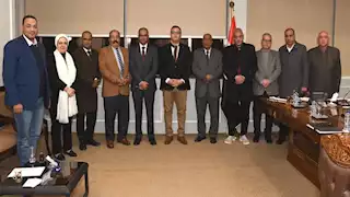 بالصور- وزير الإسكان يلتقي نواب أسوان لبحث شكاوى انقطاع مياه الشرب
