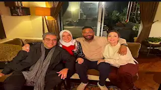 11 صورة لاحتفال ميدو وزوجته مع عائلتهما برأس السنة 2025  