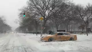 عواصف ثلجية غير مسبوقة تضرب جنوب الولايات المتحدة (فيديو)