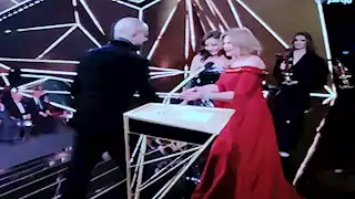 يسرا عن غناء محمد عبده مع أندريا بوتشيلي في Joy Awards: "إيه الحلم والجمال ده"