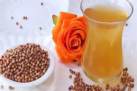 شرب بذور الكزبرة المنقوعة صباحًا.. فوائد صحية مذهلة