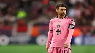 "اللوم على الأحذية".. ميسي يوجه رسالة إلى لامين يامال