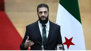 أول ظهور علني لـ زوجة أحمد الشرع (فيديو)