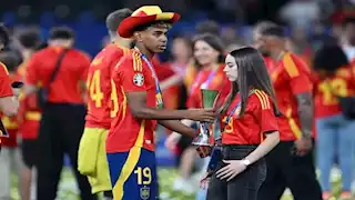 لامين يامال يراوغ حبه الأول قبل الحفل السري.. ما القصة؟