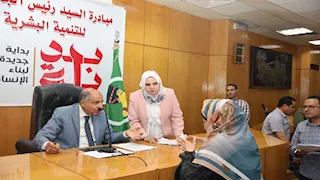 محافظ المنيا يستجيب لحالات إنسانية ويوفر وسيلة نقل لطالب من ذوي الهمم (صور)