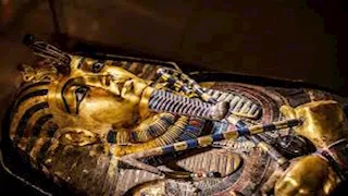 قناع توت عنخ آمون يودع جمهور المتحف المصري بالتحرير.. غدا