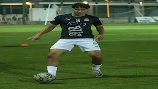 سبب عدم انضمام لاعب ليفربول الشاب لمعسكر منتخب مصر