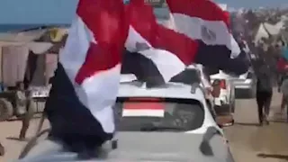 بعد وقف إطلاق النار.. الأعلام المصرية ترافق عودة النازحين في قطاع غزة (فيديو)