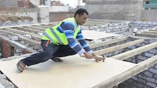 ما حكم إخراج الزكاة في عمل تسقيف البيوت؟.. الإفتاء توضح 