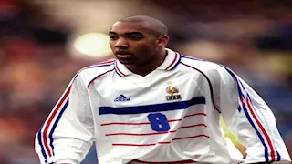 "لا يشبهني أحد وتوقعت نجوميتي".. مصراوي يحاور نجم باريس سان جيرمان وإنتر ميلان السابق