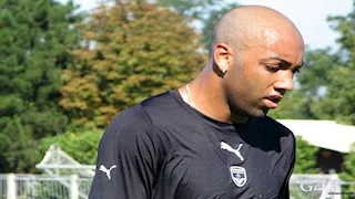 نجم باريس سان جيرمان يتحدث لـ مصراوي عن سبب حرمانه من الزواج والإنجاب