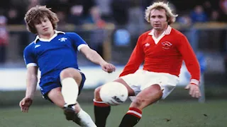 "العودة إلى الماضي".. تسريب تصاميم قمصان مانشستر يونايتد لموسم 2026-2027