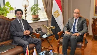 وزير الري يلتقي المدير التنفيذي للشبكة الإسلامية لتنمية وإدارة مصادر المياه