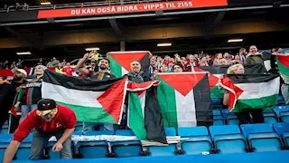 علم فلسطين حاضر في مباراة النرويج والكيان الصهيوني بتصفيات كأس العالم