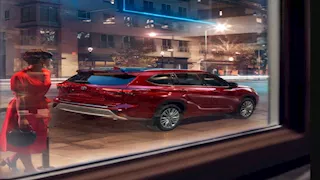 8 راكب.. تويوتا تطلق سيارتها Highlander الجديدة في الأسواق - صور