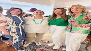 إلهام شاهين تنشر صور  جديدة بصحبة إيناس الدغيدي وعدد من نجوم الفن