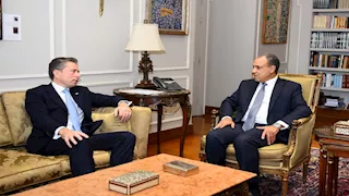وزير الخارجية يستقبل وكيل الأمين العام للشئون الإنسانية