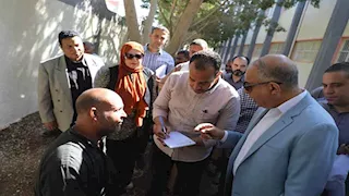 محافظ المنيا يوجه بصرف إعانات عاجلة ومساعدات في ملوي (صور)