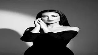 بإطلالة أنيقة.. أحدث ظهور لـ دينا فؤاد والجمهور يغازلها (صور)