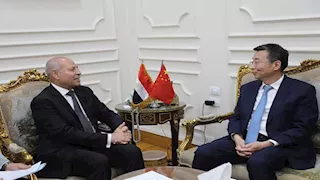 محافظ القاهرة يستقبل وفدًا من مدينة شنيانغ الصينية