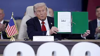 بعد قمة شرم الشيخ.. ترامب يرفض التطرق لحل الدولتين: سأقرر لاحقا