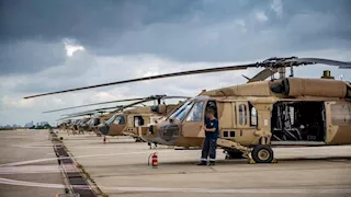 القناة 13 الإسرائيلية: الصليب الأحمر الدولي يستلم 7 رهائن إسرائيليين