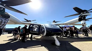 يخدم بالقاهرة و6 مدن أخرى.. تعرف على تكلفة ركوب "التاكسي الطائر" في مصر