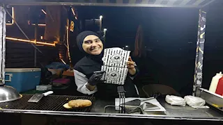 برجر بنكهة الأناناس فى الشرقية.. "إسراء رجب" تُحيي حلم "نانو" بلمسة "سويت آند ساور"