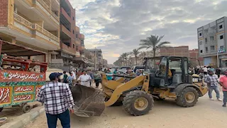 حملة مكبرة لرفع الإشغالات بمركز فايد في الإسماعيلية (صور)